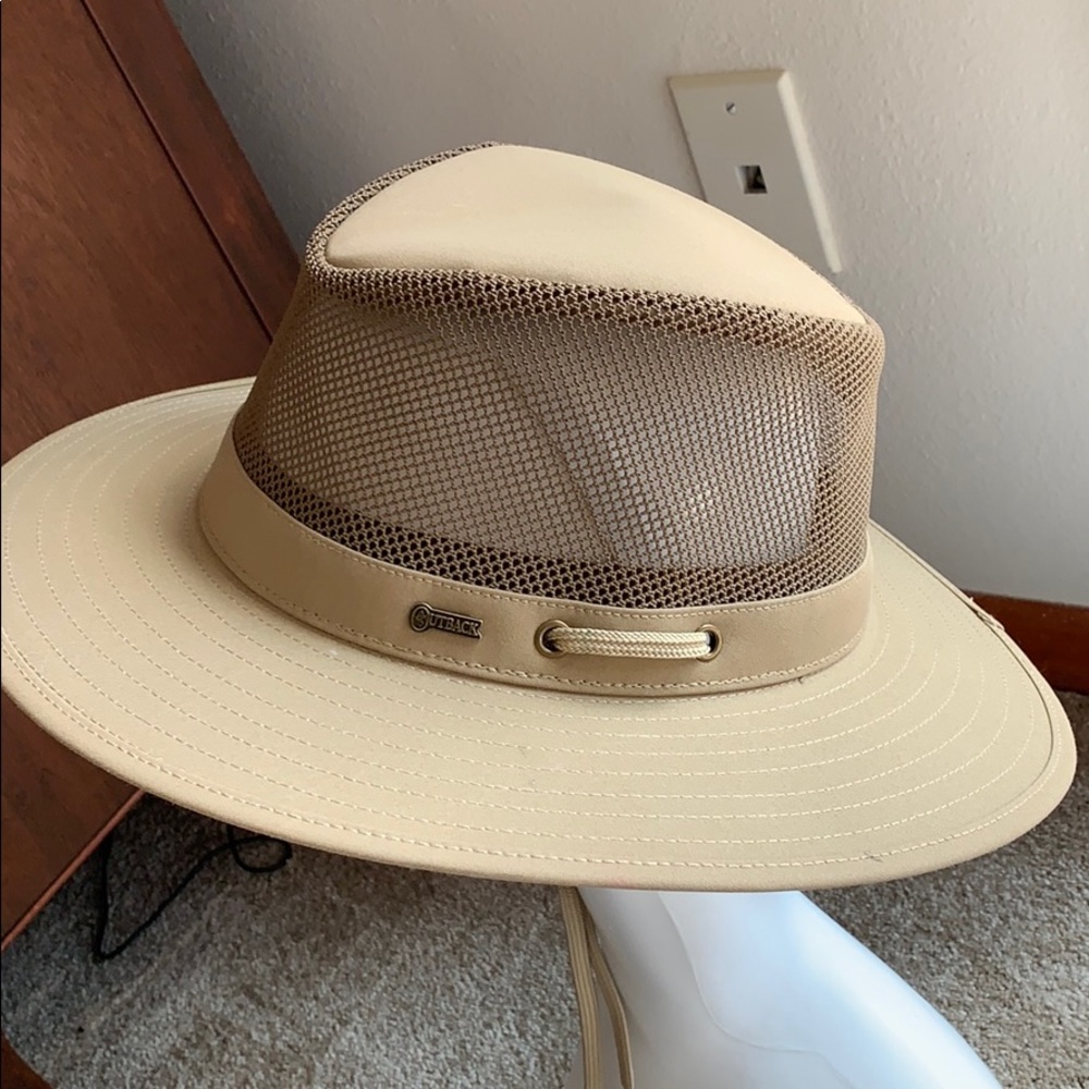NWOT Outback Hat